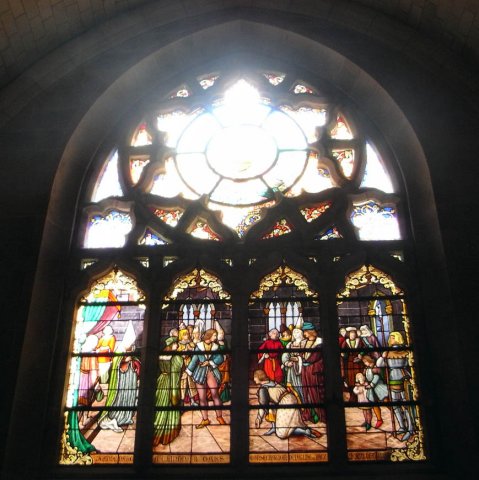 Eglise Saint-Guénolé, vitrail