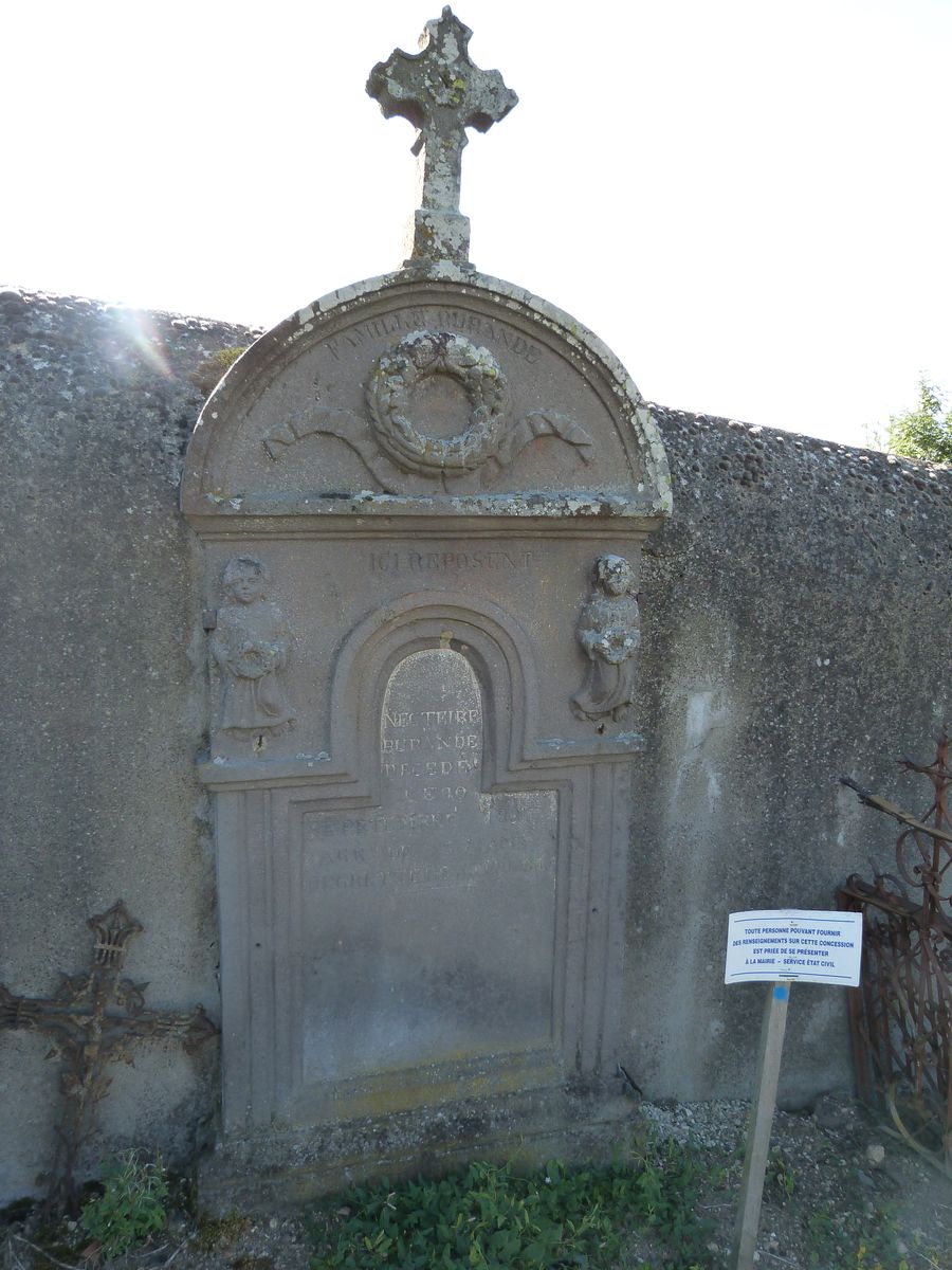 Tombe Burande, cimetière de Saint-Nectaire