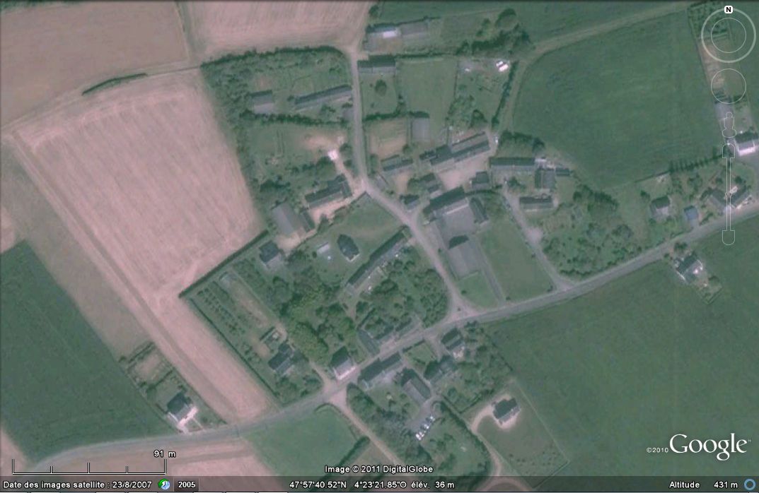 Vue aérienne de Lesneut - 2010 (GoogleEarth)